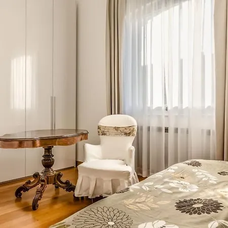 Apartment Three Floors Venice