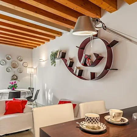 Three Floors Appartement *