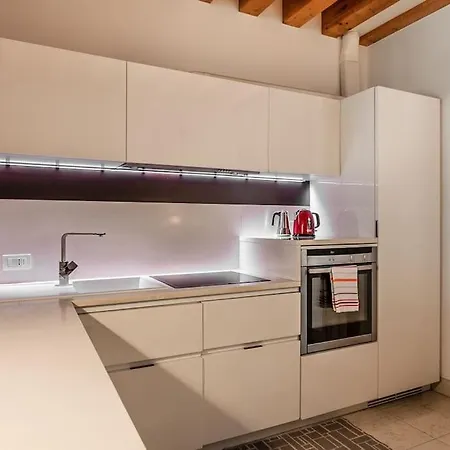 Three Floors * Venise