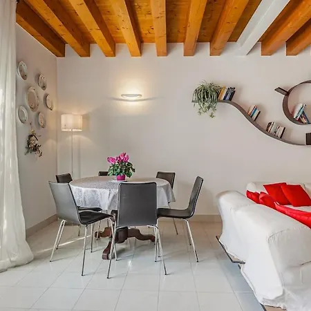 Apartman Three Floors Velence