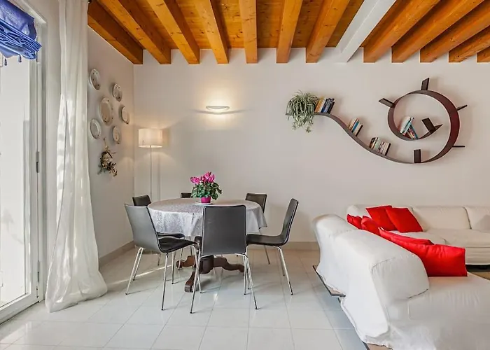 Apartment Three Floors Venice