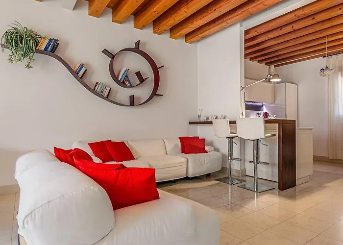 Three Floors Apartment Venice